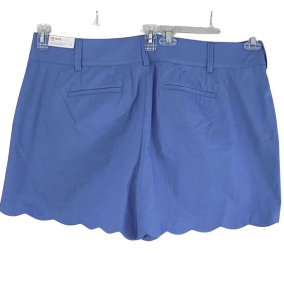 PLUS SIZE NWT Lane Bryant shorts with scalloped hem - Picture 3 of 7
